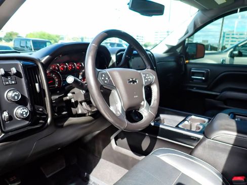 Used 2018 Chevrolet Silverado 1500 LT w/ All Star Edition image 13