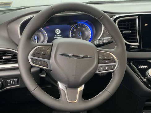 New 2026 Chrysler Voyager LX image 22