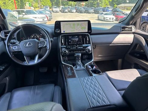 Used 2024 Lexus LX 600 4WD w/ Ultra Luxury Package image 11