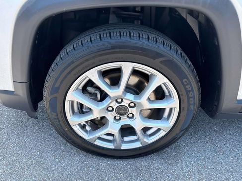 Used 2025 Jeep Compass Limited AWD/4WD image 4