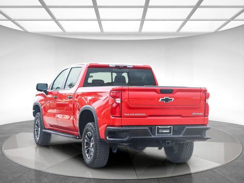 Used 2023 Chevrolet Silverado 1500 ZR2 w/ Technology Package image 2