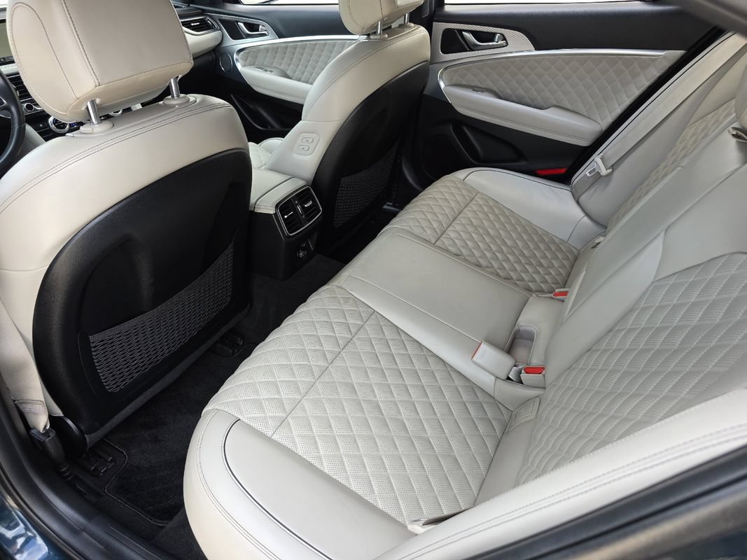 Used 2023 Genesis G70 3.3T w/ Sport Prestige Package RWD image 29