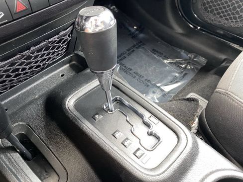 Used 2017 Jeep Wrangler Sport AWD/4WD image 21