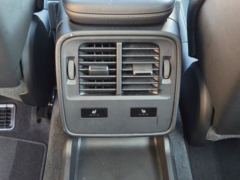 Used 2025 Porsche Taycan image 28