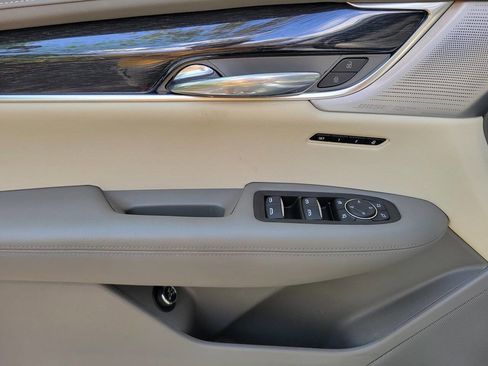 Used 2023 Cadillac XT6 Premium Luxury w/ Technology Package image 21