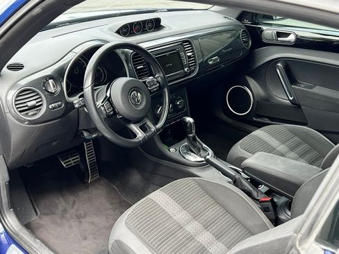 Used 2014 Volkswagen Beetle R-Line FWD image 17