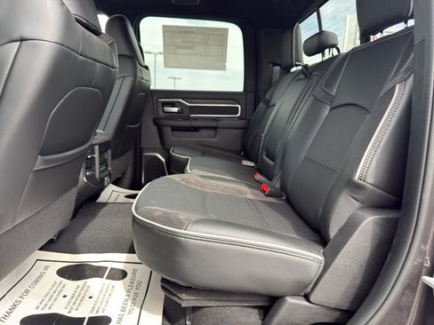 New 2026 RAM 2500 Laramie AWD/4WD image 10