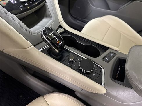 Used 2020 Cadillac XT5 Premium Luxury image 21