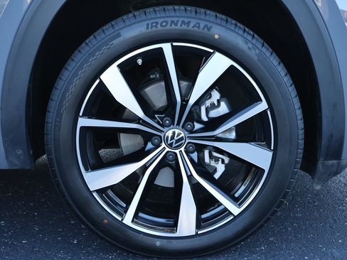 Used 2025 Volkswagen Atlas SEL Premium R-Line AWD/4WD image 30