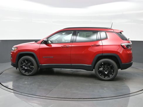 New 2026 Jeep Compass Latitude AWD/4WD image 4