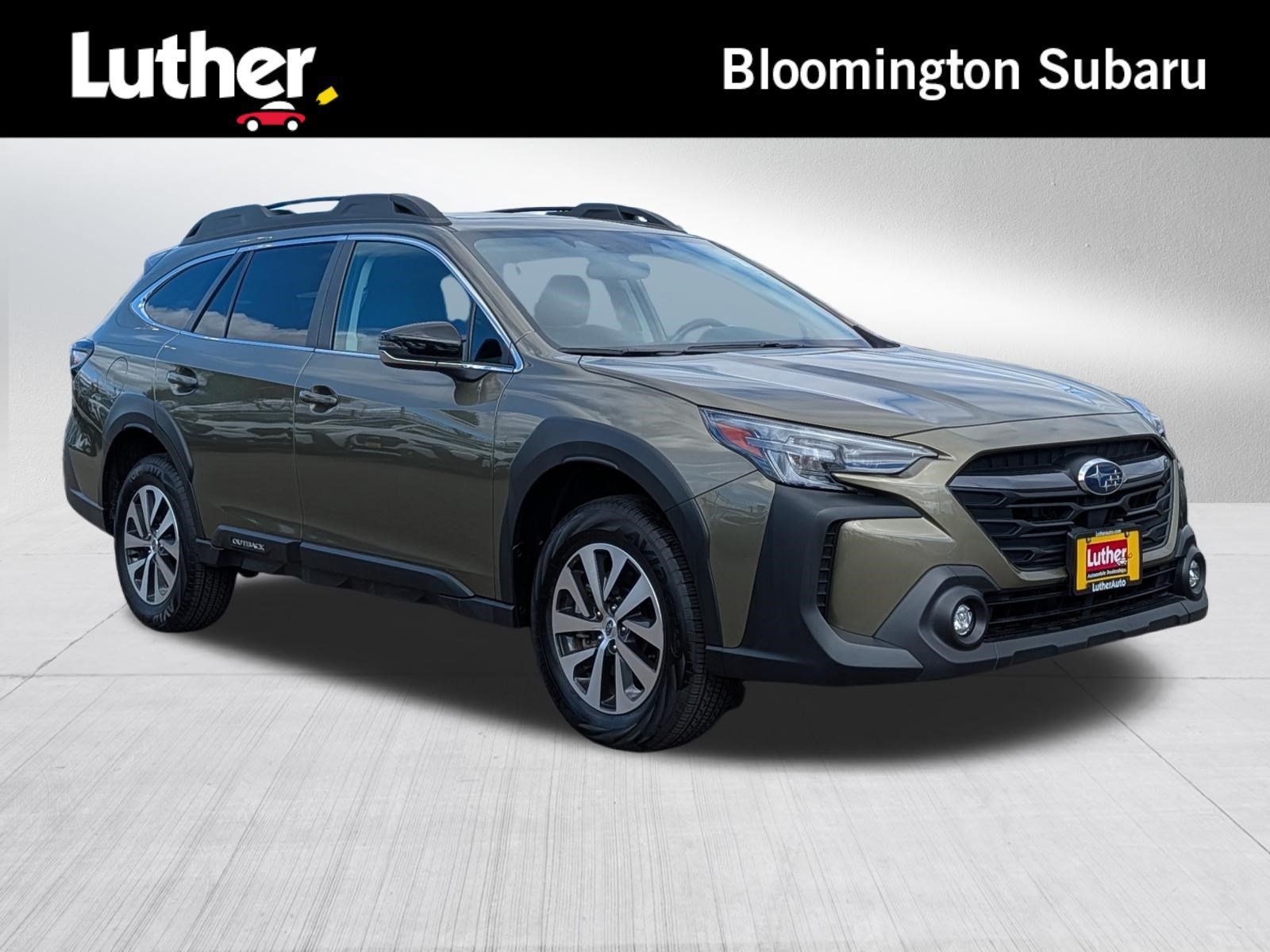 Used 2025 Subaru Outback Premium AWD/4WD image 1