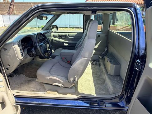 Used 2003 Chevrolet S10 Pickup LS w/ Convenience Package RWD image 16