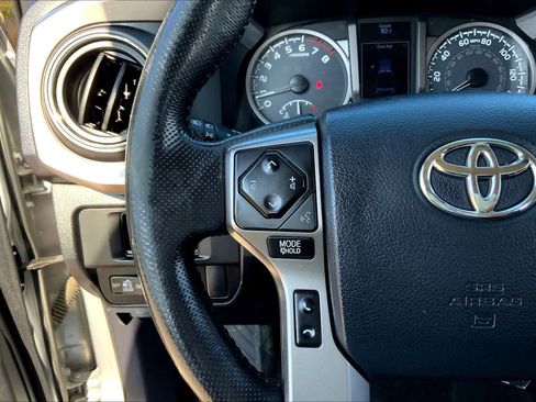 Used 2017 Toyota Tacoma SR5 w/ Tow Package RWD image 23