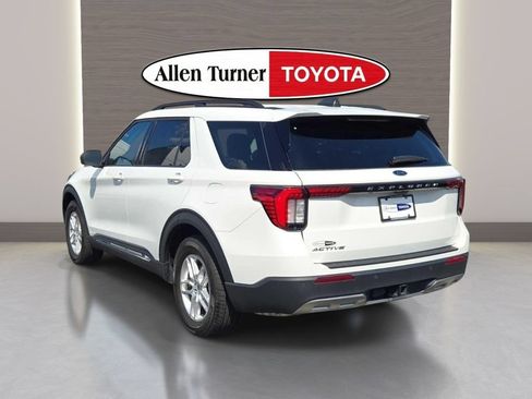 Used 2025 Ford Explorer Active w/ Active Comfort Package RWD image 9