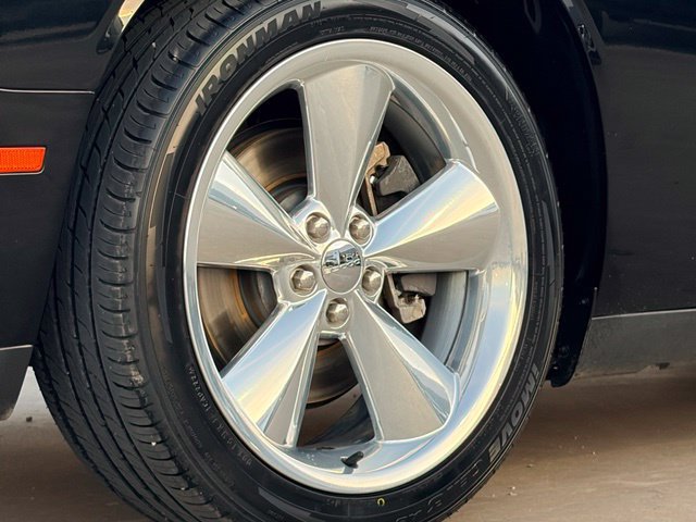 Used 2015 Dodge Challenger R/T Plus RWD image 18
