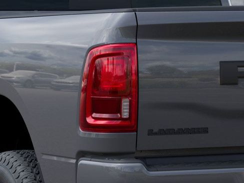New 2026 RAM 2500 Laramie AWD/4WD image 9