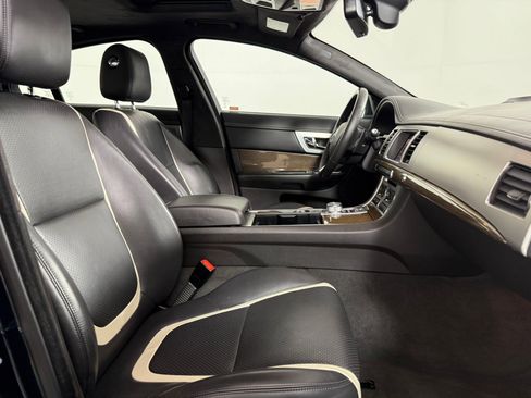 Used 2015 Jaguar XF Supercharged image 27
