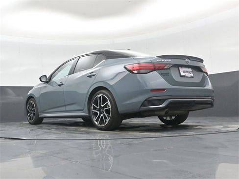 Used 2025 Nissan Sentra SR w/ SR Premium Package image 42