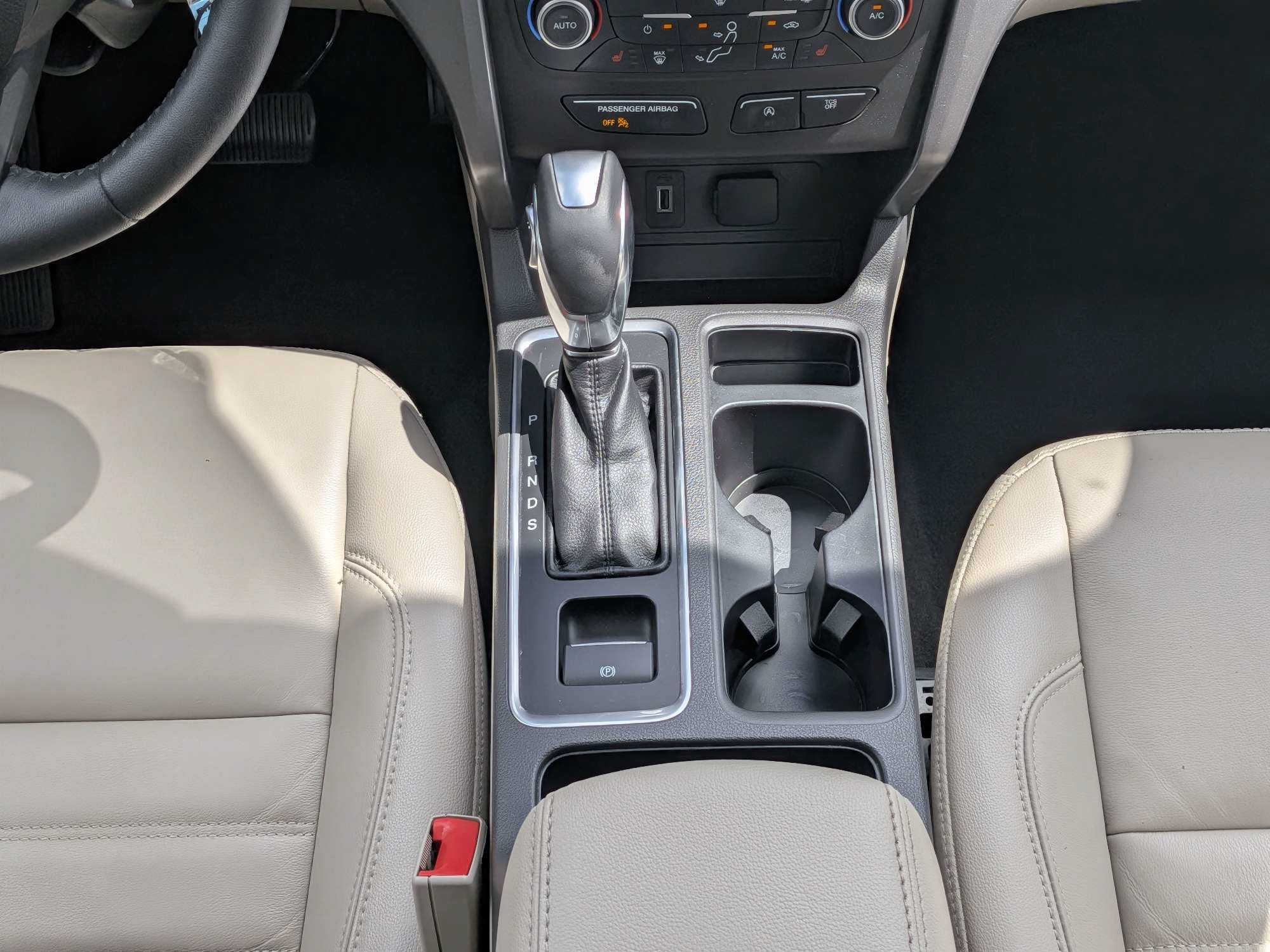 Used 2018 Ford Escape SEL FWD image 21
