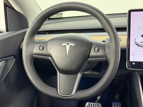Used 2021 Tesla Model Y 2WD image 17
