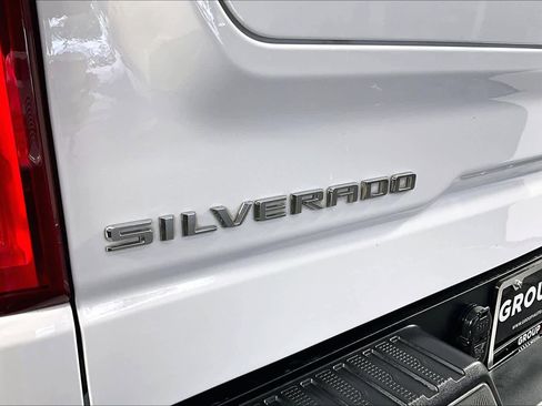 Used 2022 Chevrolet Silverado 1500 LTZ w/ Z71 Off-Road Package AWD/4WD image 30