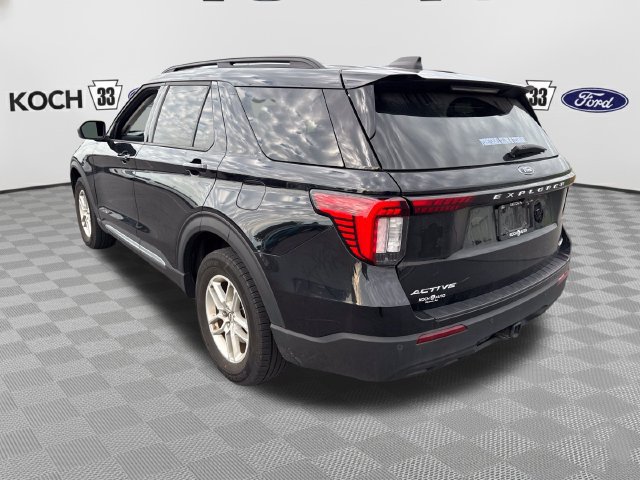 Used 2025 Ford Explorer Active AWD/4WD image 6