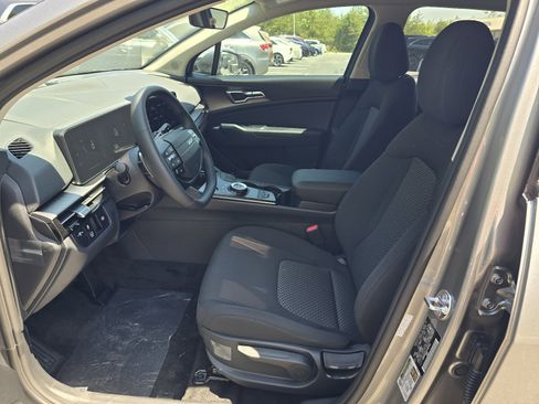 New 2026 Kia Sportage LX FWD image 5