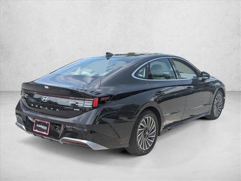 Certified 2024 Hyundai Sonata Limited image 2