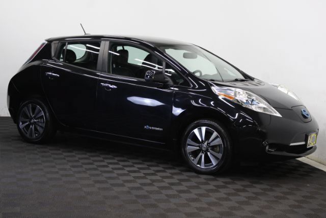 Used 2015 Nissan Leaf SL w/ Premium Package FWD image 3