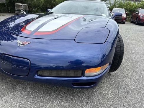 Used 2004 Chevrolet Corvette Z06 w/ Z06 Preferred Equipment Group RWD image 11
