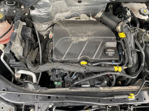 Used 2025 Chevrolet Trax RS w/ Driver Confidence Package FWD image 21