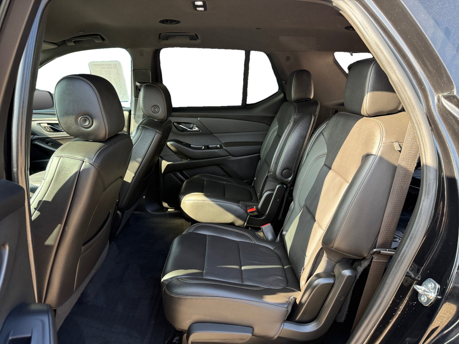 Used 2023 Chevrolet Traverse LT FWD image 16