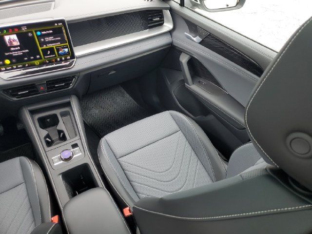 Certified 2026 Volkswagen Tiguan SE FWD image 9