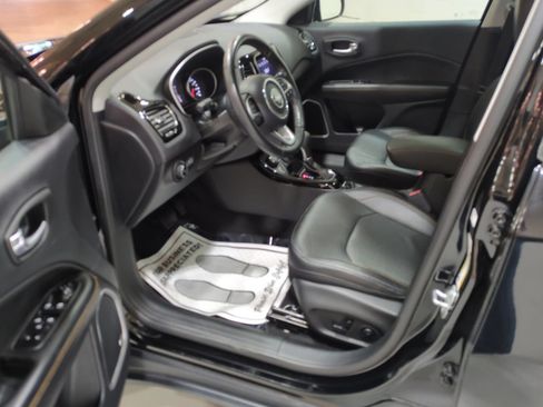 Used 2021 Jeep Compass Limited w/ Sun and Sound Group AWD/4WD image 18