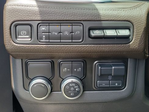 Used 2021 GMC Yukon XL Denali w/ Max Trailering Package RWD image 17