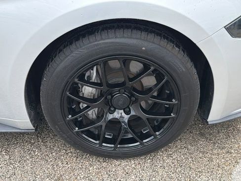 Used 2019 Ford Mustang GT Premium RWD image 36