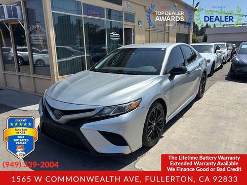 Used 2020 Toyota Camry SE w/ Carpet Mat Package FWD image 10