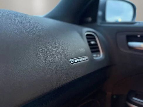 Used 2023 Dodge Charger SXT RWD image 18