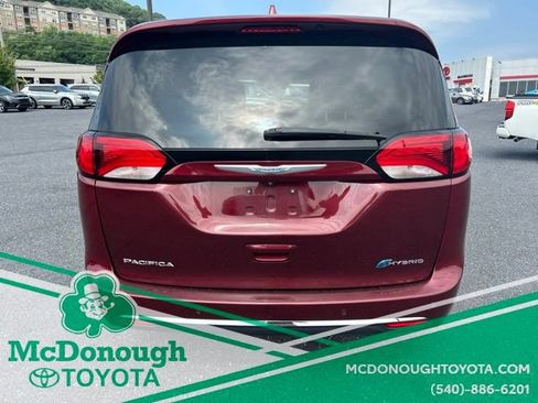 Used 2020 Chrysler Pacifica Limited w/ Advanced Safetytec Group FWD image 9