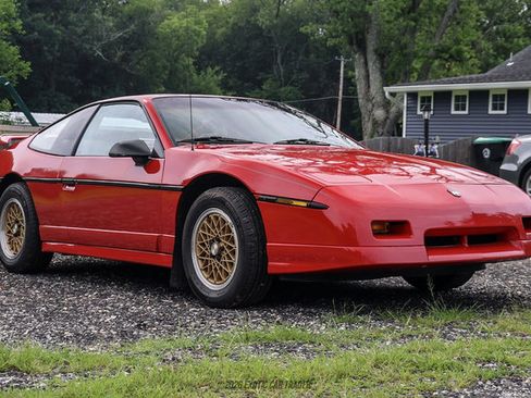 Used 1988 Pontiac Fiero GT RWD image 12