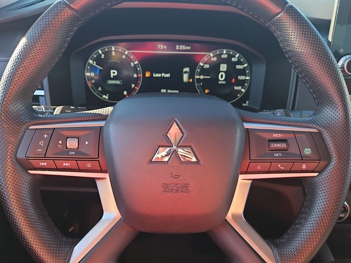Used 2024 Mitsubishi Outlander AWD image 20