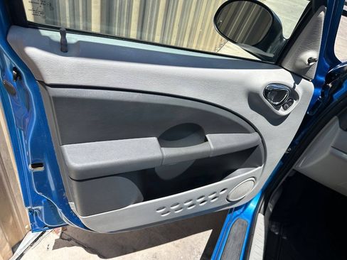 Used 2008 Chrysler PT Cruiser FWD image 7