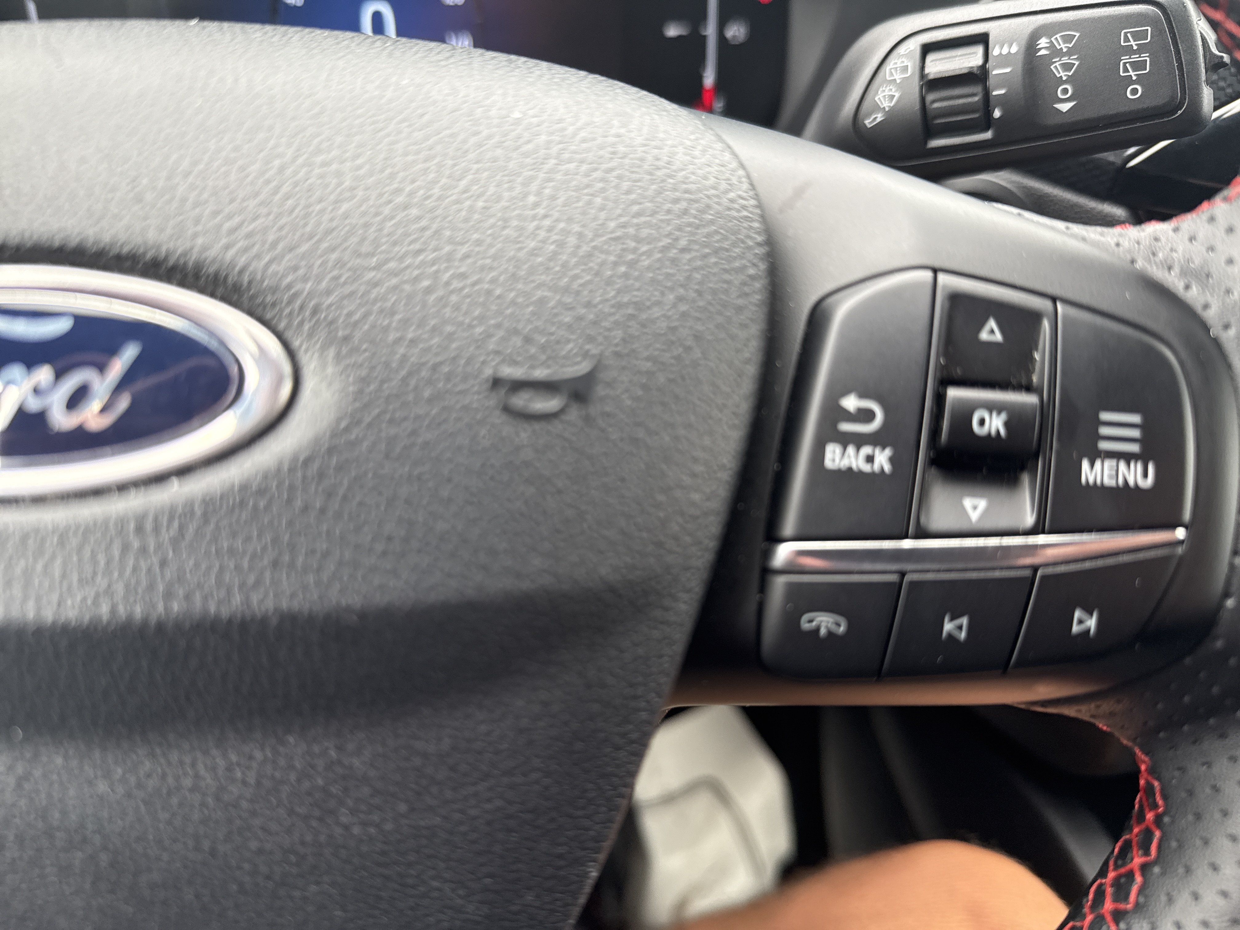 Used 2025 Ford Escape ST-Line Select AWD/4WD image 19