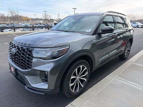 New 2026 Ford Explorer ST-Line image 6