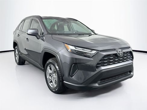 Certified 2022 Toyota RAV4 XLE image 4