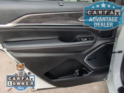 Used 2021 Jeep Grand Cherokee L Overland w/ Luxury Tech Group IV image 11