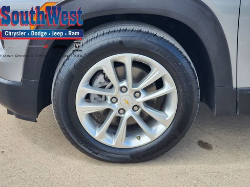 Used 2024 Chevrolet TrailBlazer LS image 11