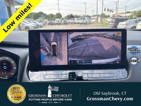 Used 2025 Nissan Rogue SL AWD/4WD image 12