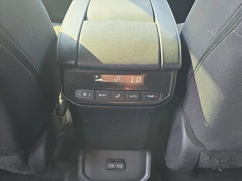 Certified 2024 Toyota Highlander LE FWD image 17