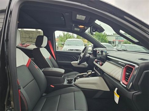 New 2025 GMC Canyon AT4 w/ AT4X Package image 11